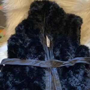 Forever 21 Fur vest black